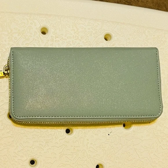 Anne Klein green wallet - Picture 2 of 6